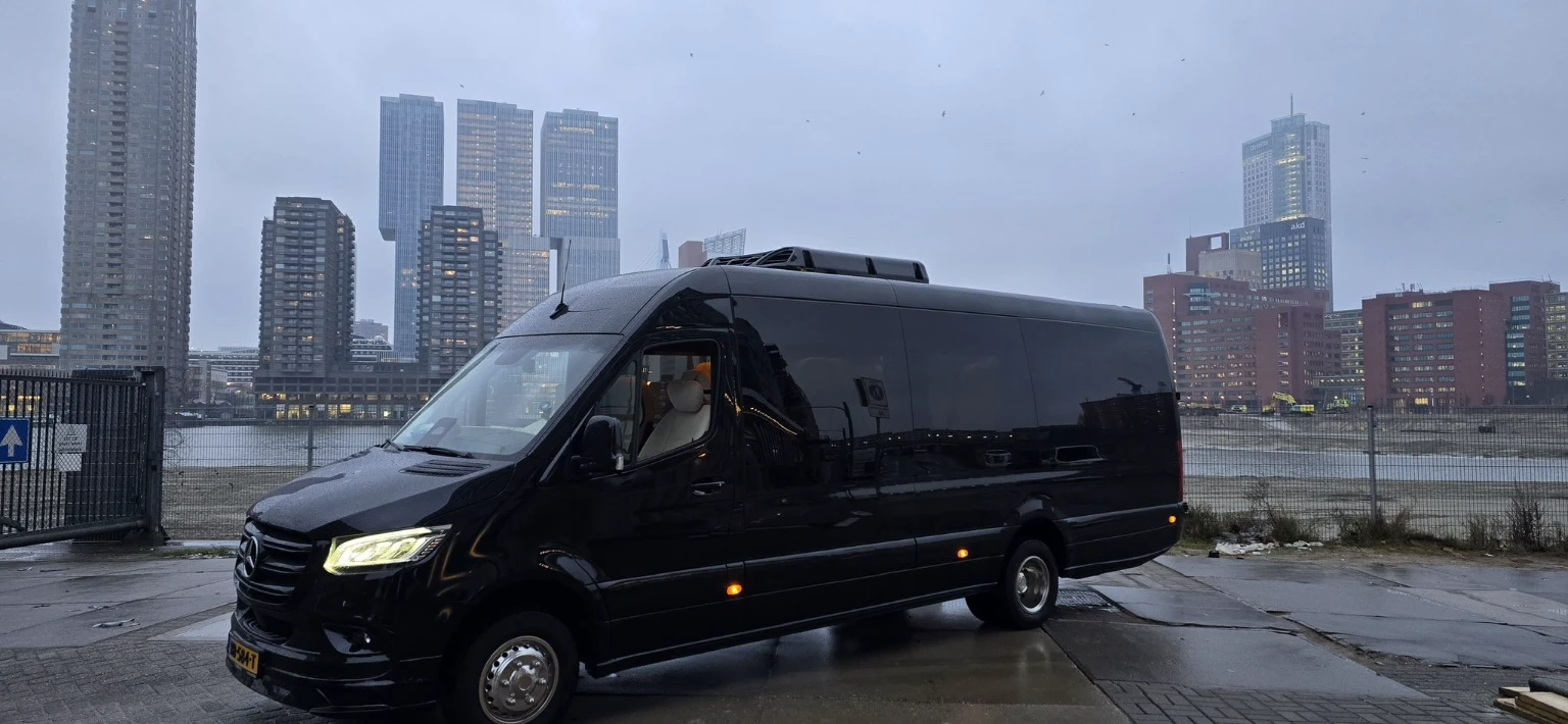 Sprinter 16pax with professional driver, photo 1 of 8